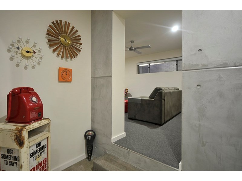 8 Cantala Avenue, Miami QLD 4220