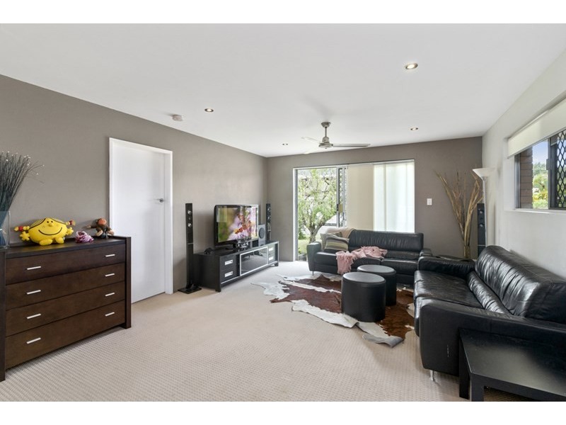 9 Flores Avenue, Palm Beach QLD 4221