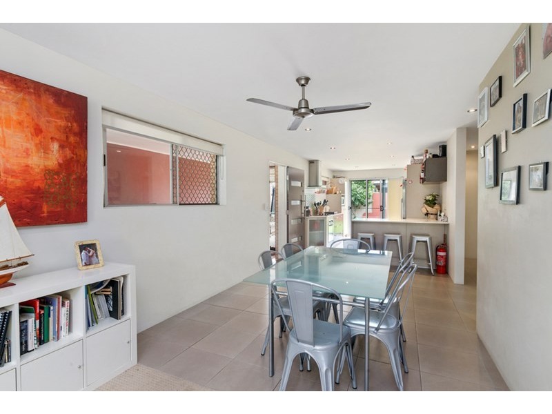 9 Flores Avenue, Palm Beach QLD 4221
