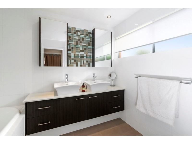 9 Flores Avenue, Palm Beach QLD 4221