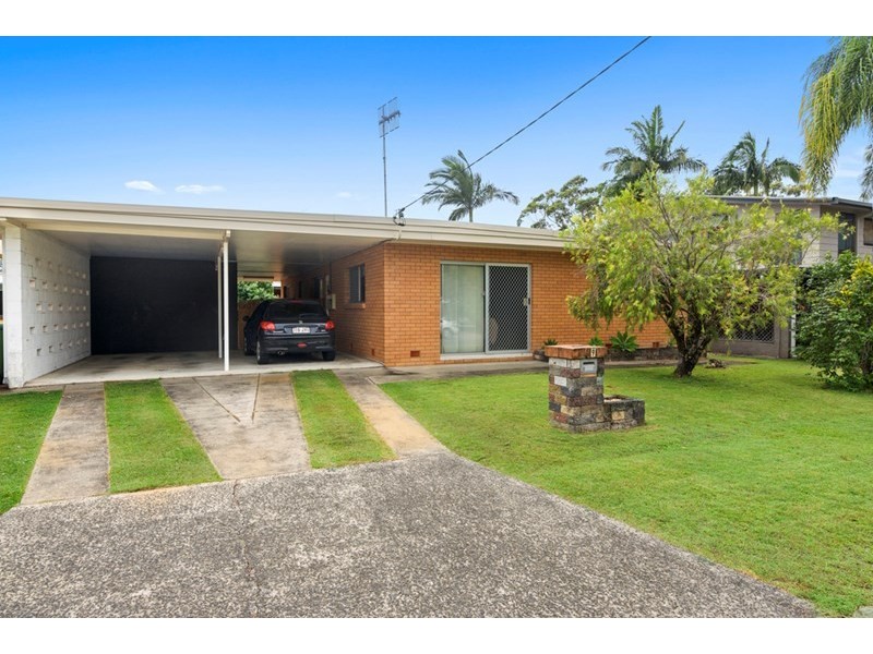 9 Flores Avenue, Palm Beach QLD 4221