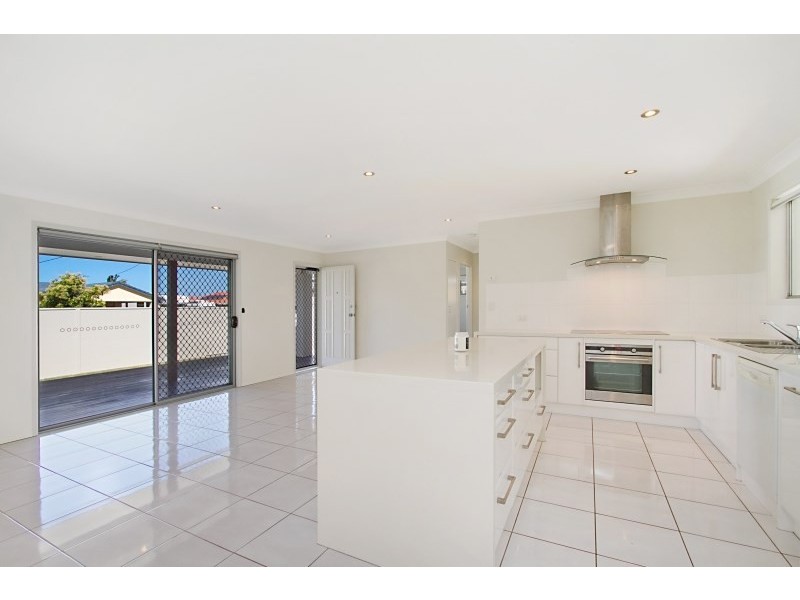 137 Mallawa Drive, Palm Beach QLD 4221