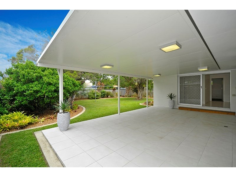 137 Mallawa Drive, Palm Beach QLD 4221