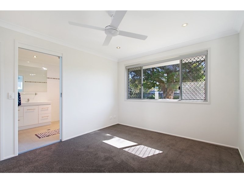137 Mallawa Drive, Palm Beach QLD 4221