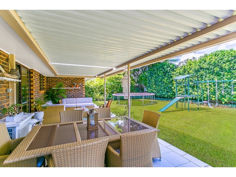 18 Mokera Avenue, Palm Beach QLD 4221