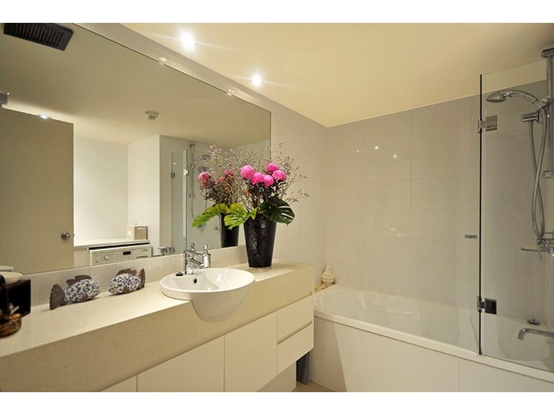 9H/828 Pacific Parade, Currumbin QLD 4223