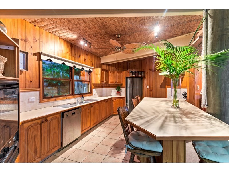 141 K P McGrath Drive, Elanora QLD 4221