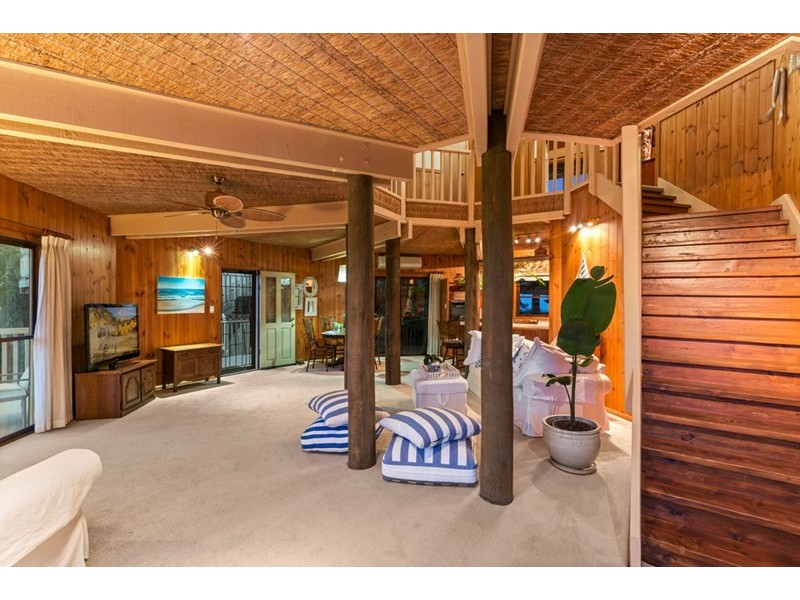 141 K P McGrath Drive, Elanora QLD 4221