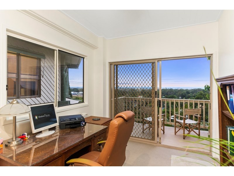 141 K P McGrath Drive, Elanora QLD 4221