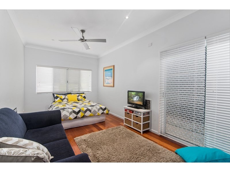 11 Banksiadale Court, Elanora QLD 4221