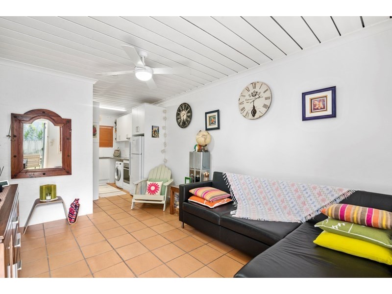 2/1425 Gold Coast Highway, Palm Beach QLD 4221