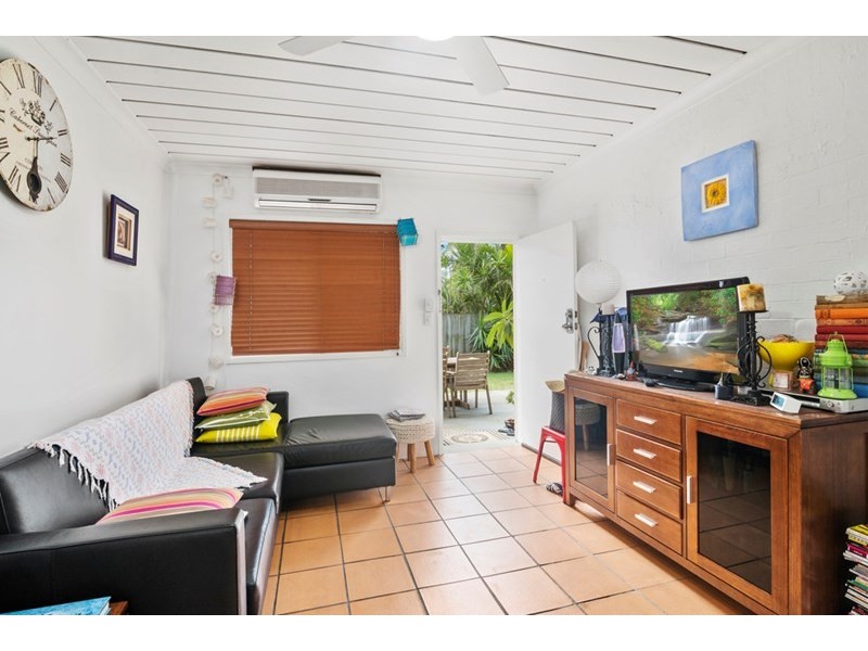 2/1425 Gold Coast Highway, Palm Beach QLD 4221