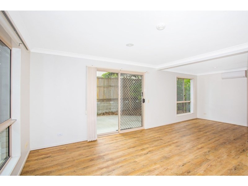 8 Hawaii Avenue, Palm Beach QLD 4221