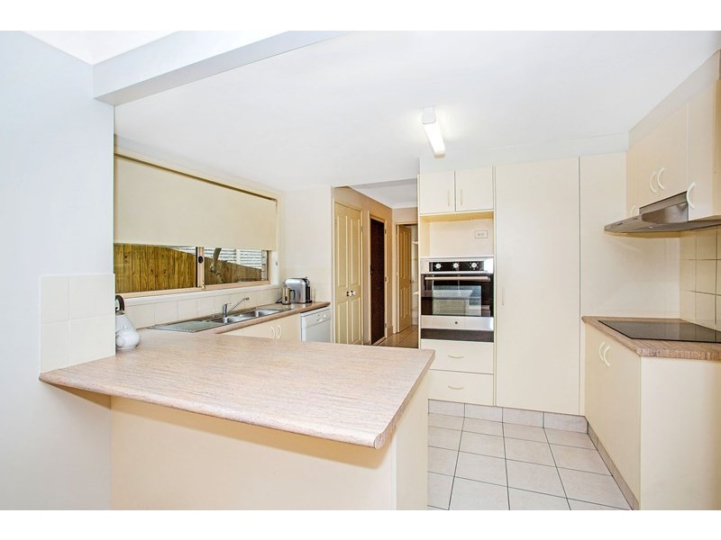 8 Hawaii Avenue, Palm Beach QLD 4221