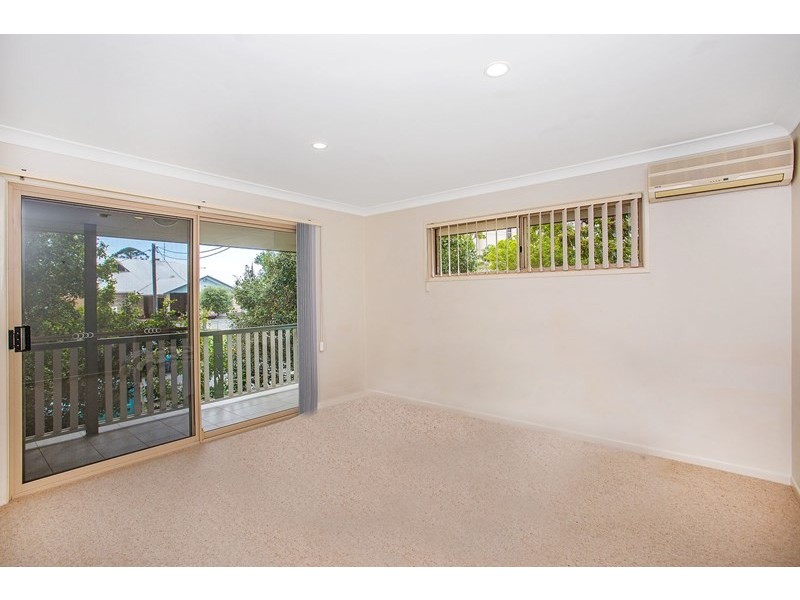 8 Hawaii Avenue, Palm Beach QLD 4221