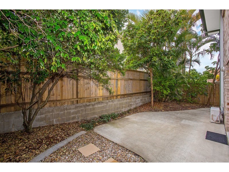8 Hawaii Avenue, Palm Beach QLD 4221