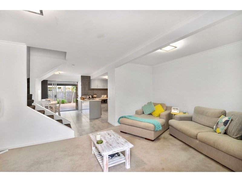 3/6 Pontoon Place, Varsity Lakes QLD 4227