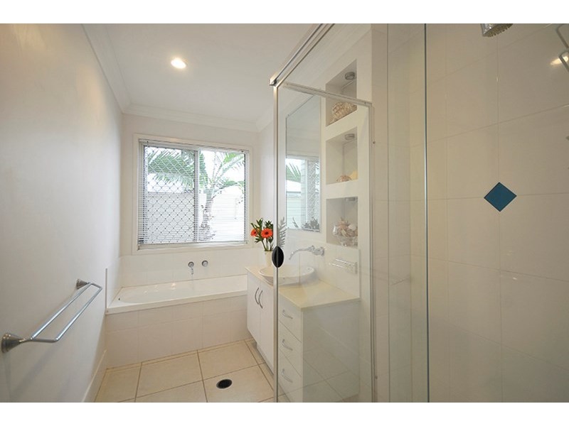2/93 Laguna Avenue, Palm Beach QLD 4221