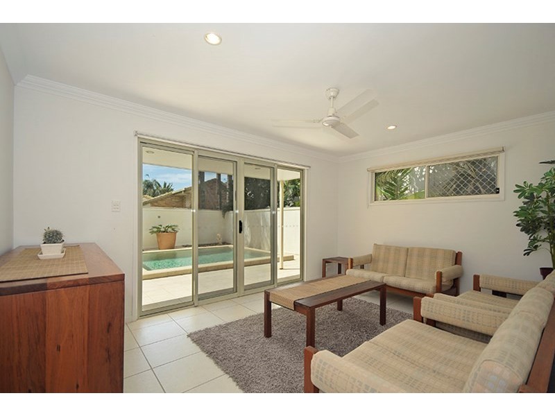 2/93 Laguna Avenue, Palm Beach QLD 4221