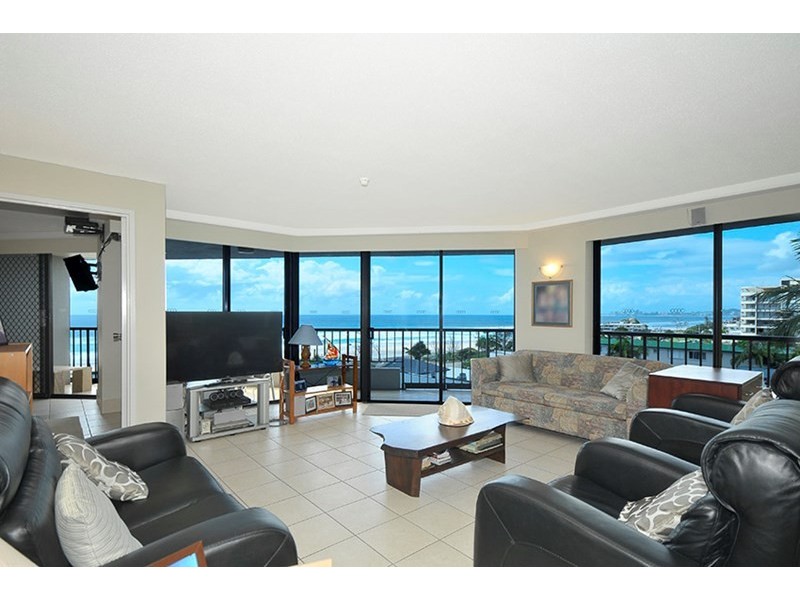 4J/828 Pacific Parade, Currumbin QLD 4223