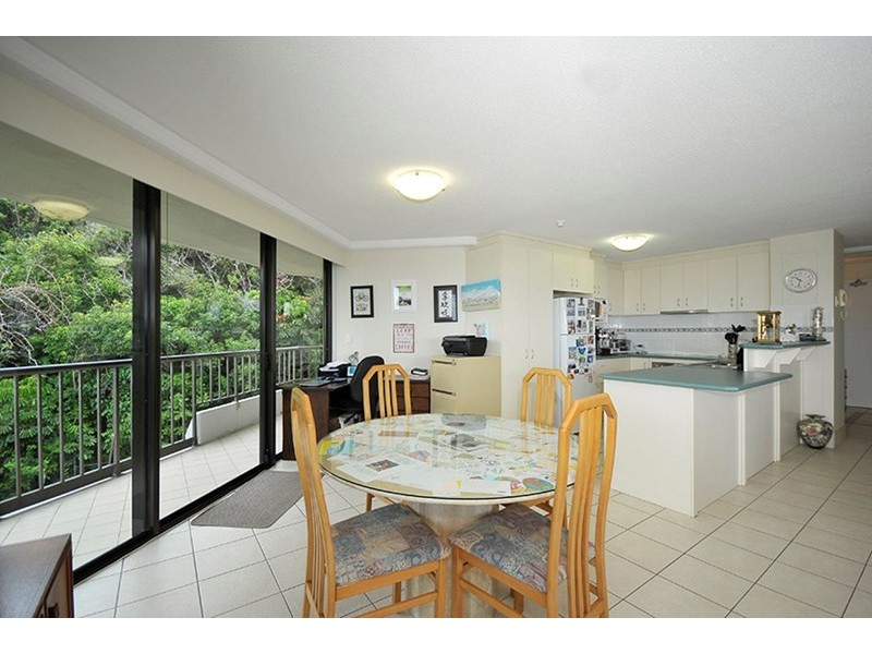 4J/828 Pacific Parade, Currumbin QLD 4223