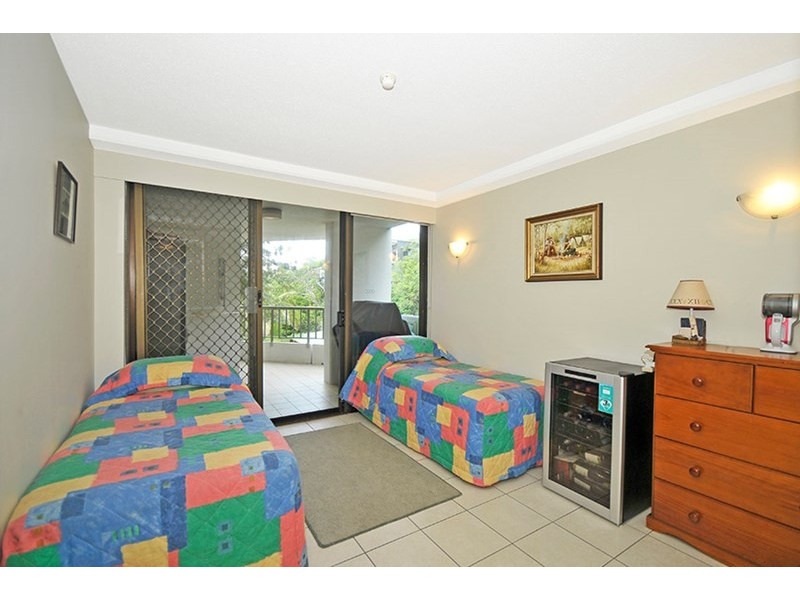 4J/828 Pacific Parade, Currumbin QLD 4223