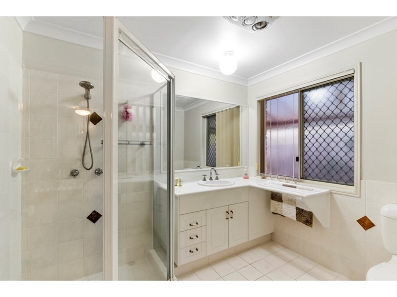 41 Silver Glade Drive, Elanora QLD 4221