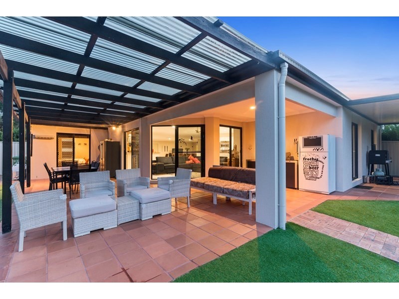 34 Silver Glade Drive, Elanora QLD 4221