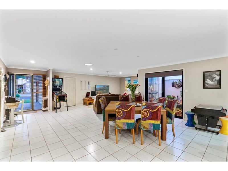 34 Silver Glade Drive, Elanora QLD 4221