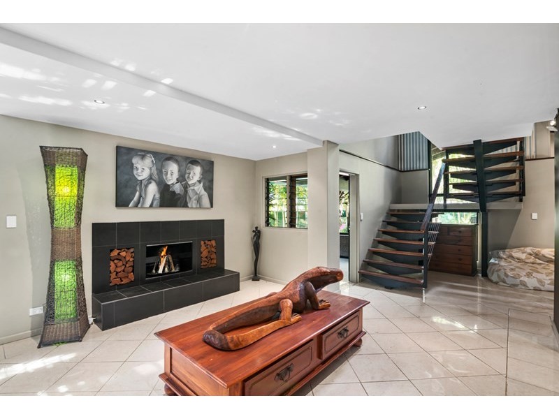 4 Toukley Court, Highland Park QLD 4211