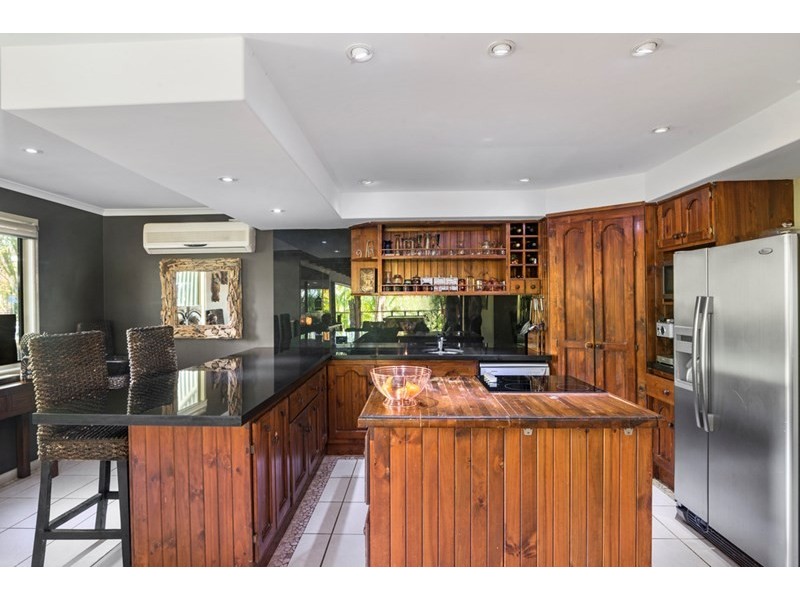 4 Toukley Court, Highland Park QLD 4211