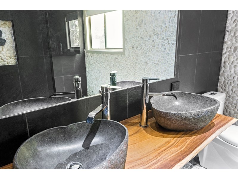 4 Toukley Court, Highland Park QLD 4211