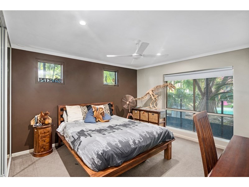 4 Toukley Court, Highland Park QLD 4211