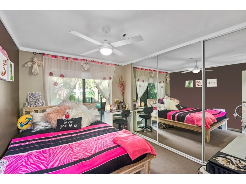 4 Toukley Court, Highland Park QLD 4211