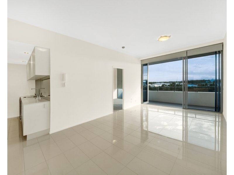 702/15 Compass Drive, Biggera Waters QLD 4216