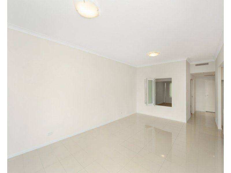 702/15 Compass Drive, Biggera Waters QLD 4216