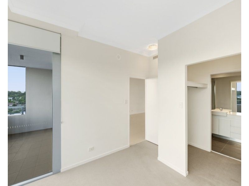 702/15 Compass Drive, Biggera Waters QLD 4216