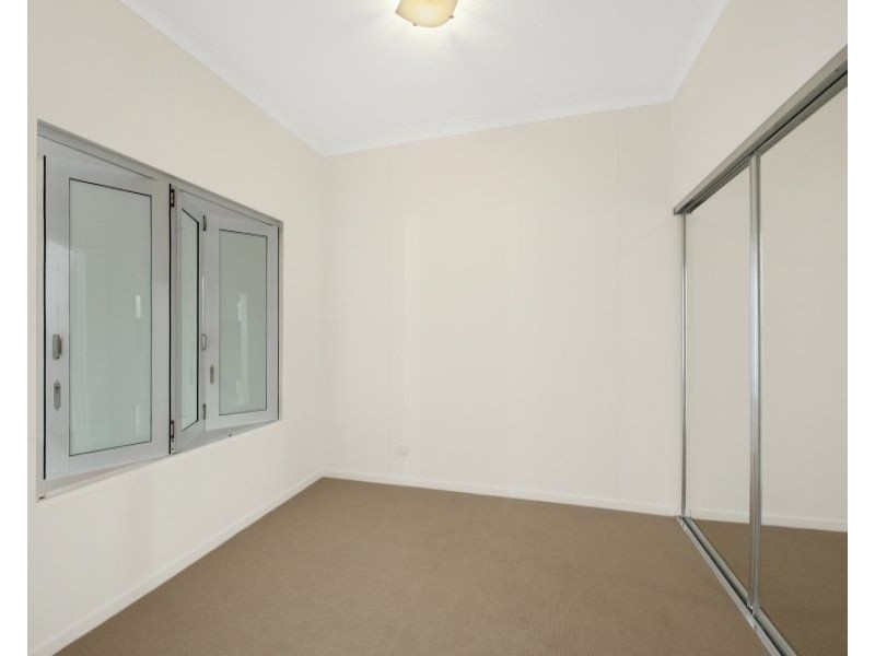 702/15 Compass Drive, Biggera Waters QLD 4216