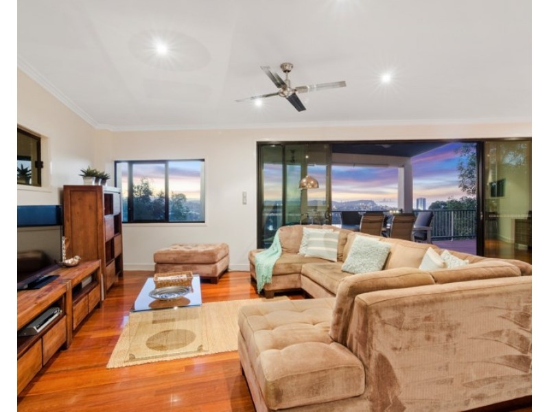 7 Currumbin Crest Drive, Currumbin QLD 4223