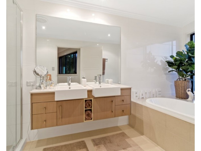 7 Currumbin Crest Drive, Currumbin QLD 4223