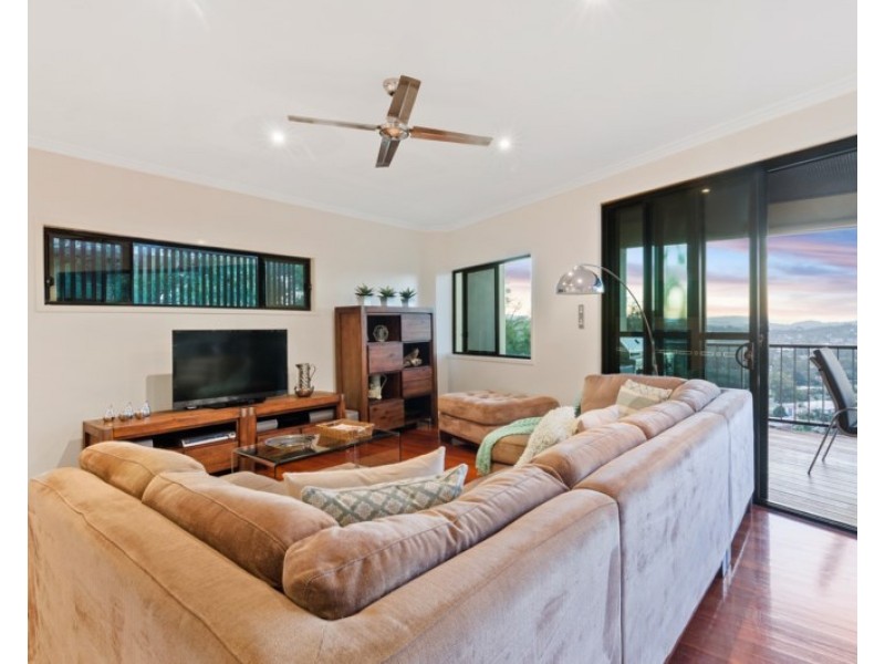 7 Currumbin Crest Drive, Currumbin QLD 4223