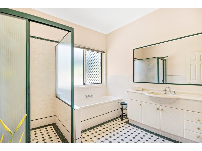 7 Gracilis Court, Elanora QLD 4221