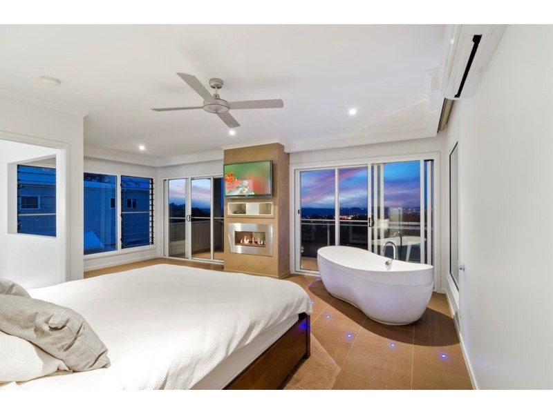 65 Crest Drive, Currumbin QLD 4223