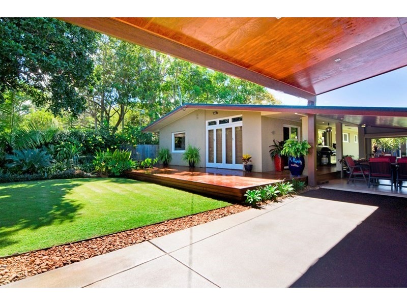 11 Merauke Avenue, Palm Beach QLD 4221