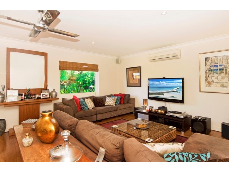 11 Merauke Avenue, Palm Beach QLD 4221