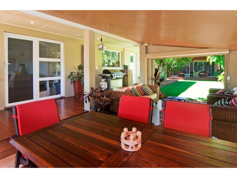 11 Merauke Avenue, Palm Beach QLD 4221