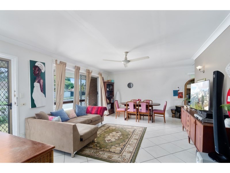 2 Parnoo Avenue, Burleigh Heads QLD 4220