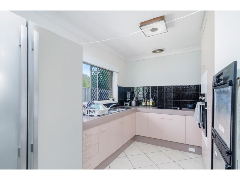 2 Parnoo Avenue, Burleigh Heads QLD 4220