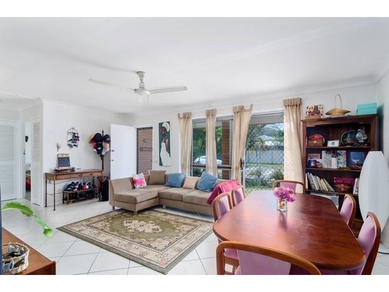 2 Parnoo Avenue, Burleigh Heads QLD 4220