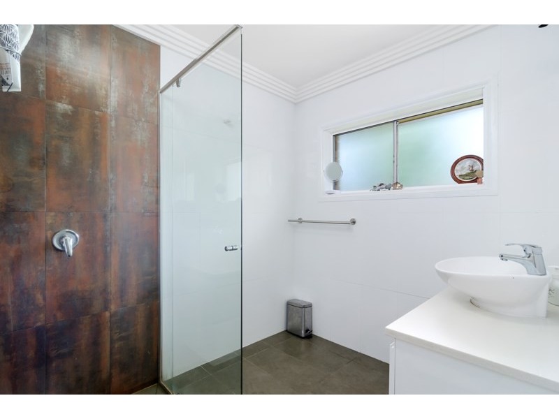 2 Parnoo Avenue, Burleigh Heads QLD 4220